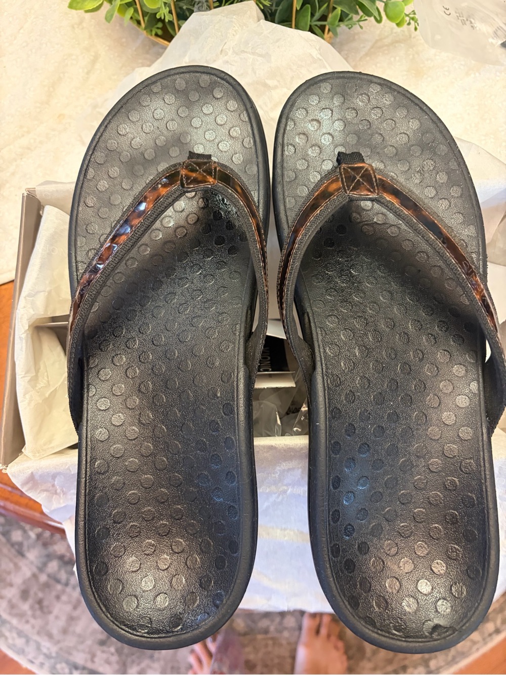 Vionic Women's Black Sandals with Brown Tortoise-Pattern Straps
Size 12